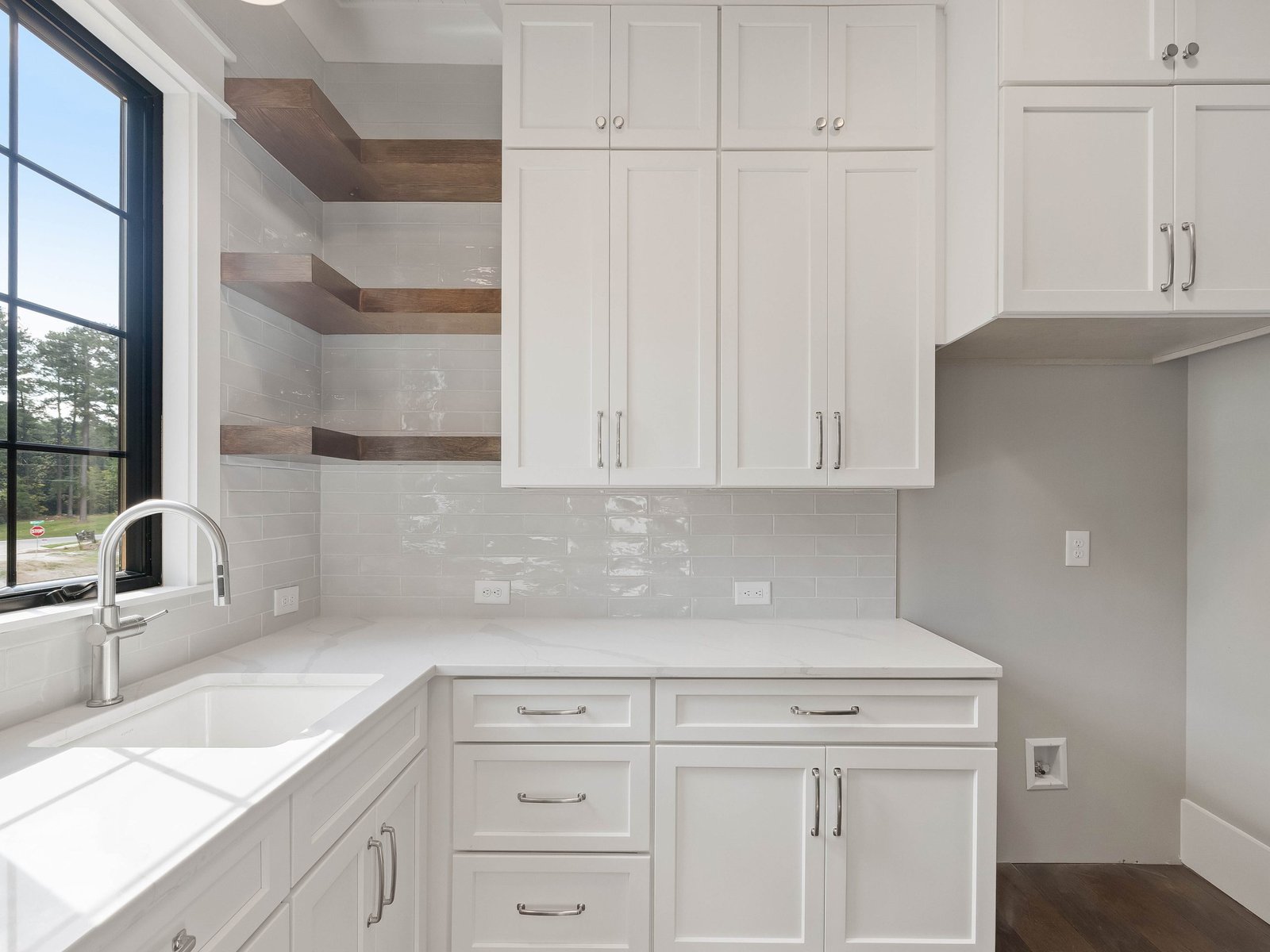 1313-Edwards-Pond-Ct-Apex-NC-print-025-092-Scullery-4200x3150-300dpi