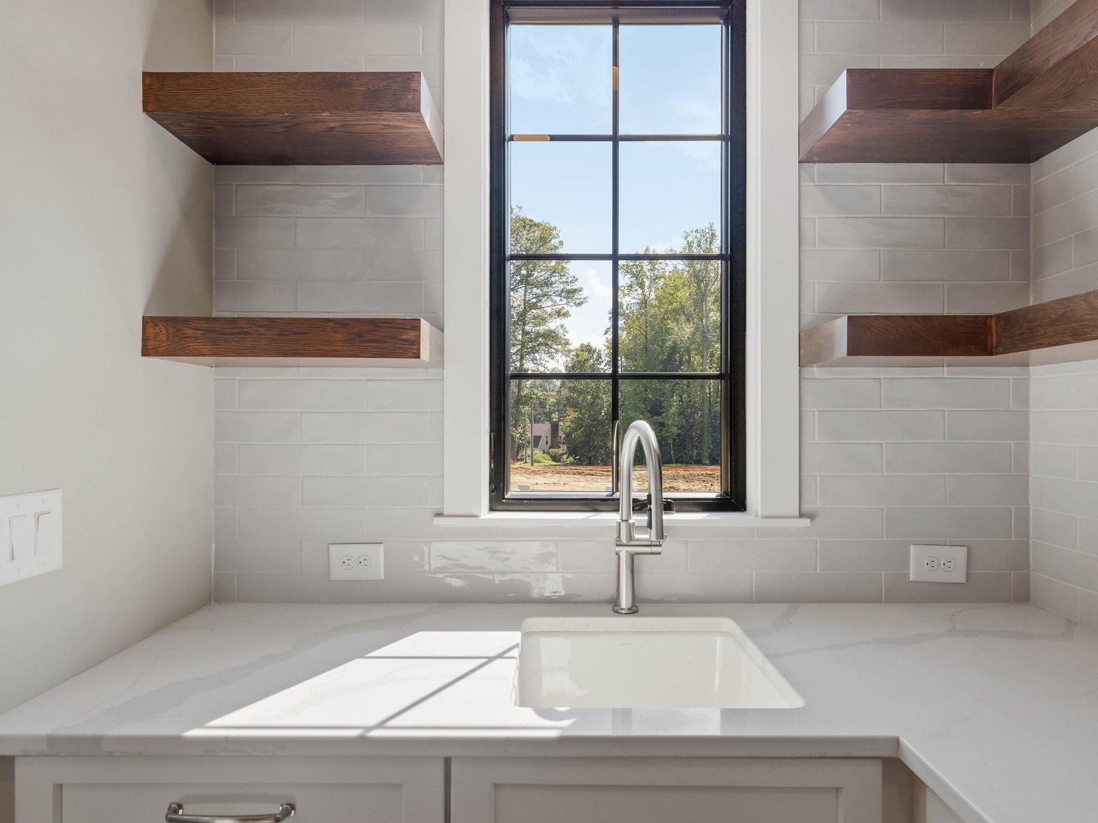 1313-Edwards-Pond-Ct-Apex-NC-print-026-093-Scullery-4200x3150-300dpi