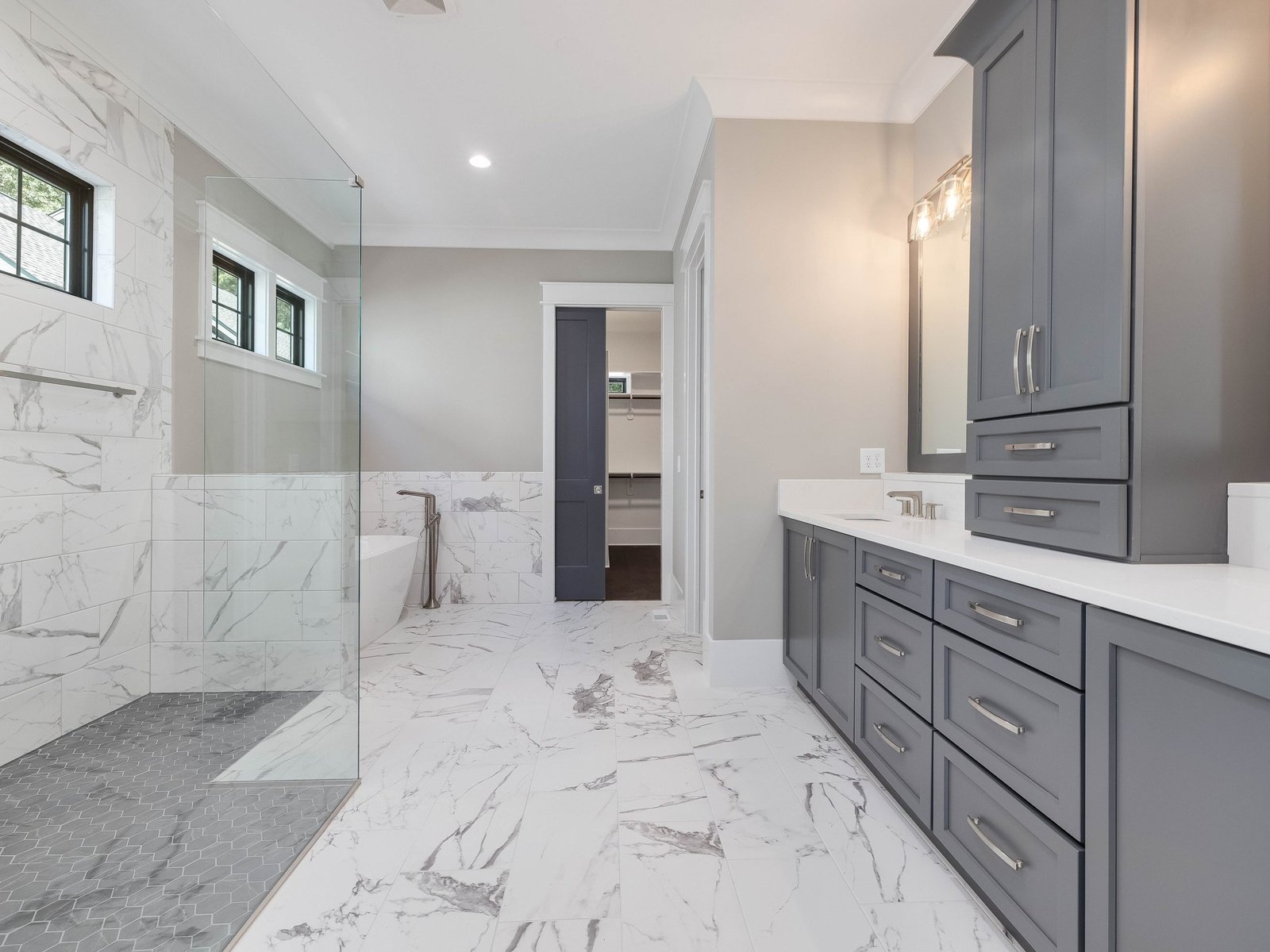 1313-Edwards-Pond-Ct-Apex-NC-print-042-038-Primary-Bathroom-4200x3150-300dpi