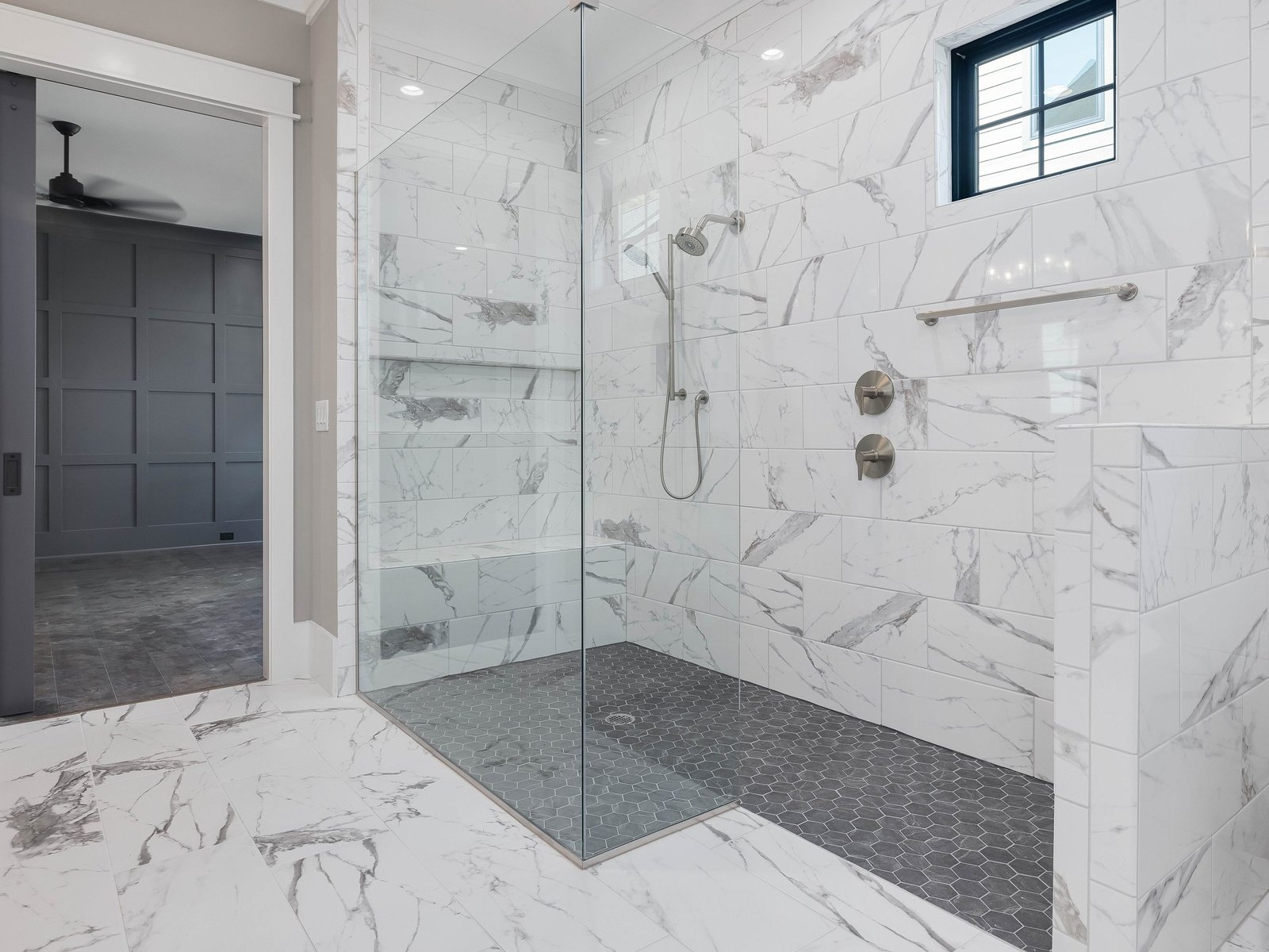 1313-Edwards-Pond-Ct-Apex-NC-print-045-094-Primary-Bathroom-4200x3150-300dpi