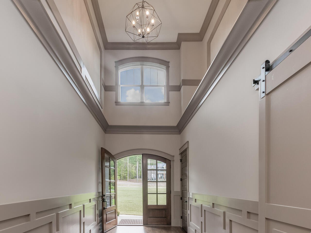 181-Pine-Cone-Loop-Lot-25-012-174-Foyer-MLS_Size-1