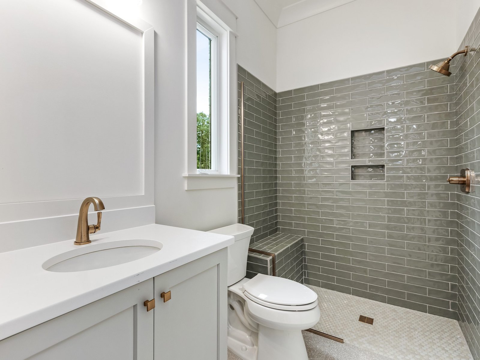 34-Main-Floor-Guest-Suite