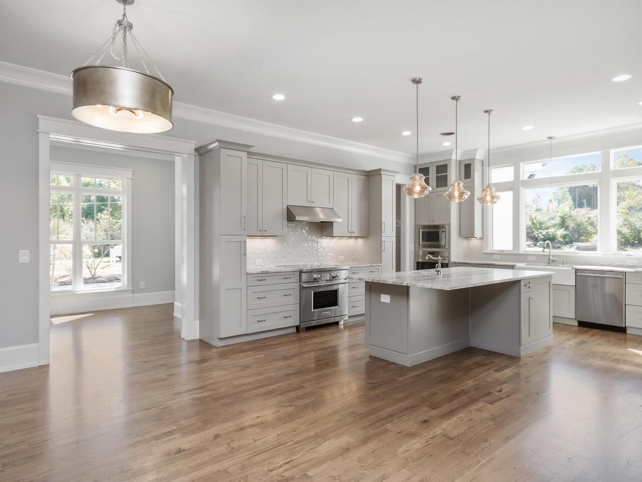 Apex-PreSale-023-032-KitchenDining-MLS_Size