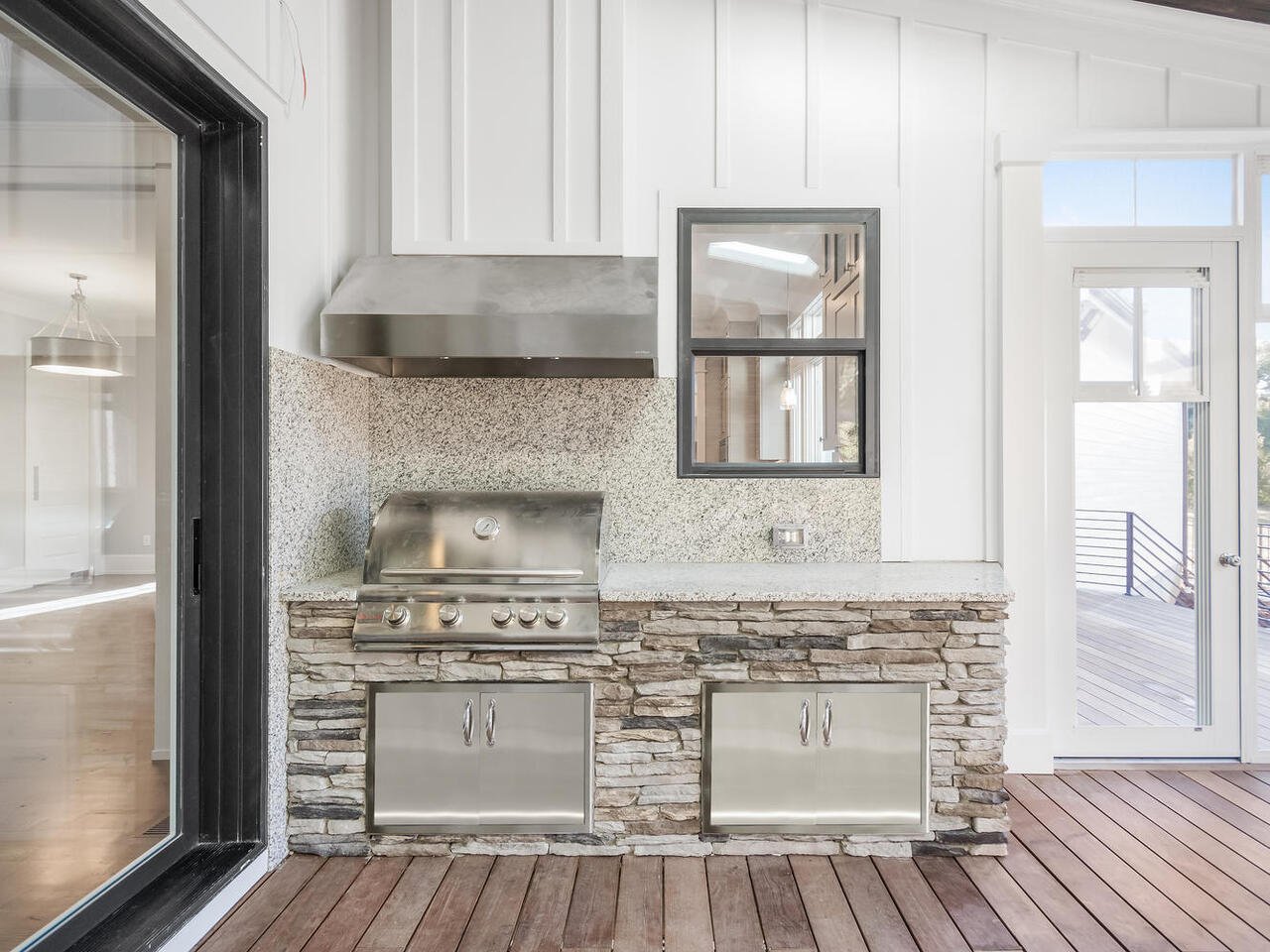 Apex-PreSale-038-166-Pass-through-Window-MLS_Size