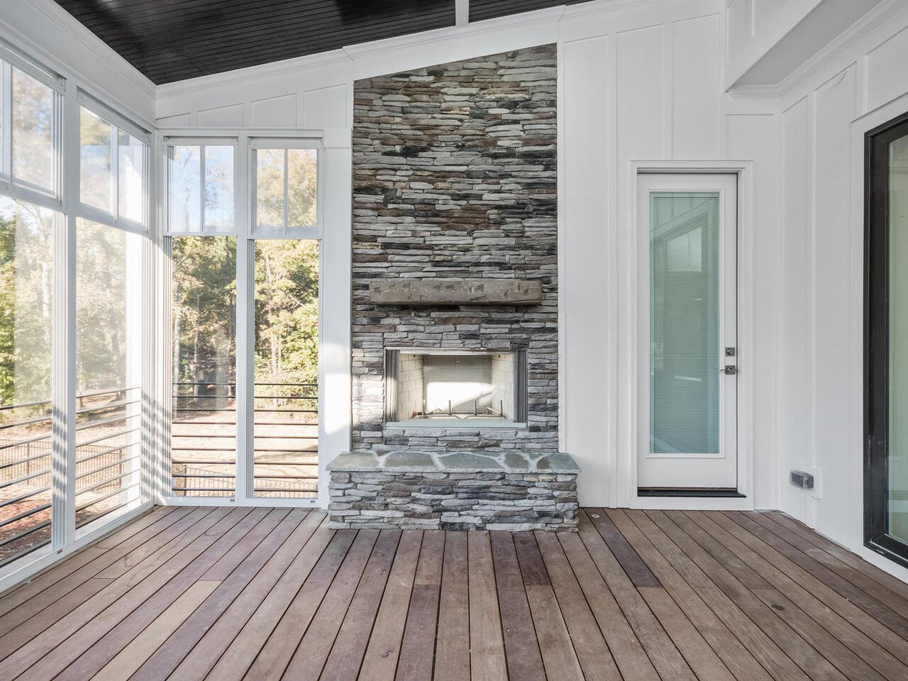 Apex-PreSale-049-080-Screenedin-Porch-MLS_Size