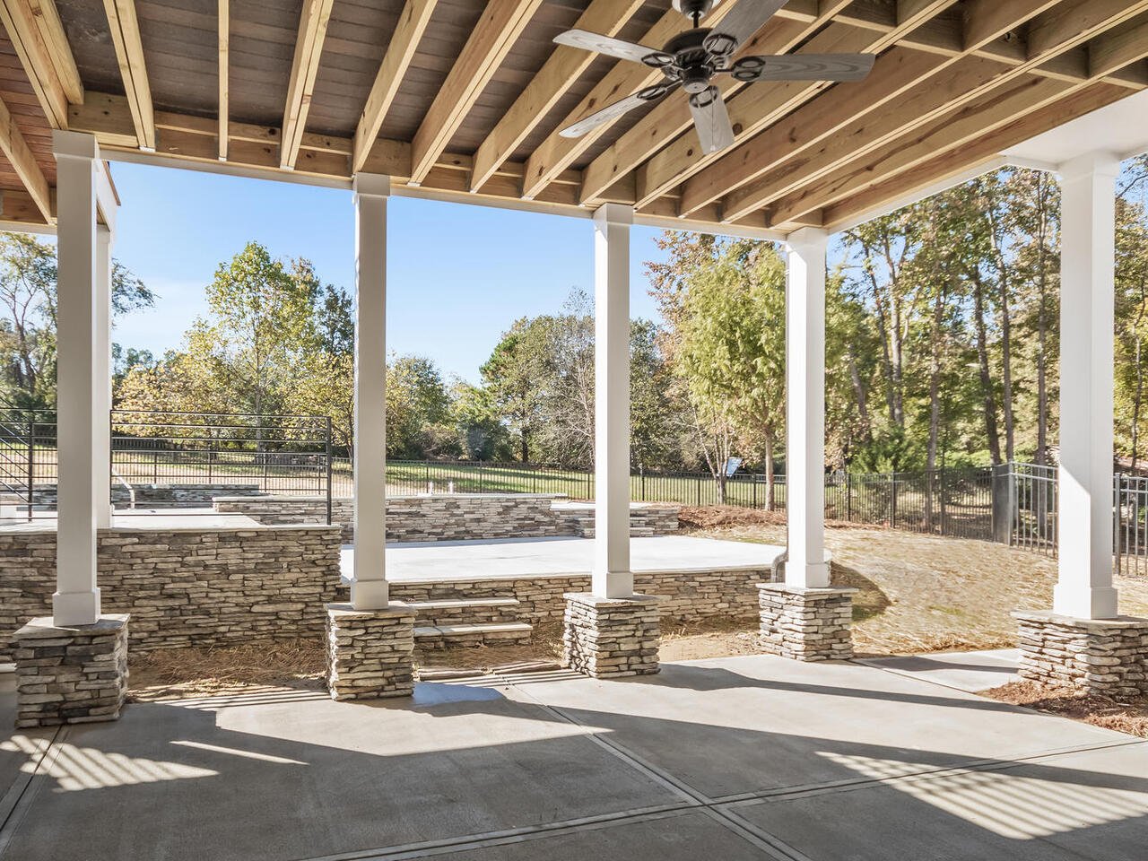 Apex-PreSale-140-063-Patio-MLS_Size