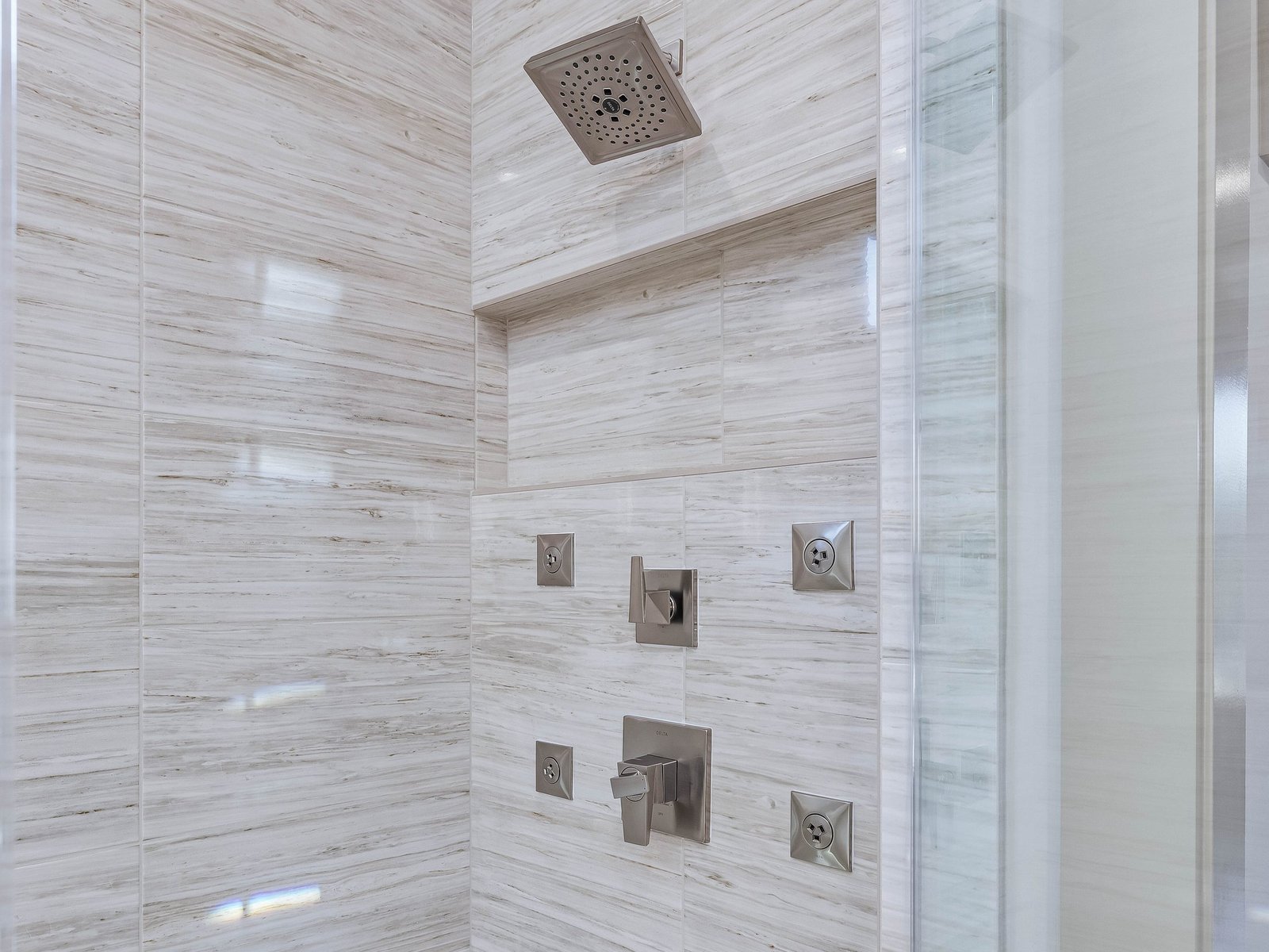 Chapel-Ridge-588-Pittsboro-NC-print-057-019-Primary-Bathroom-4200x3151-300dpi