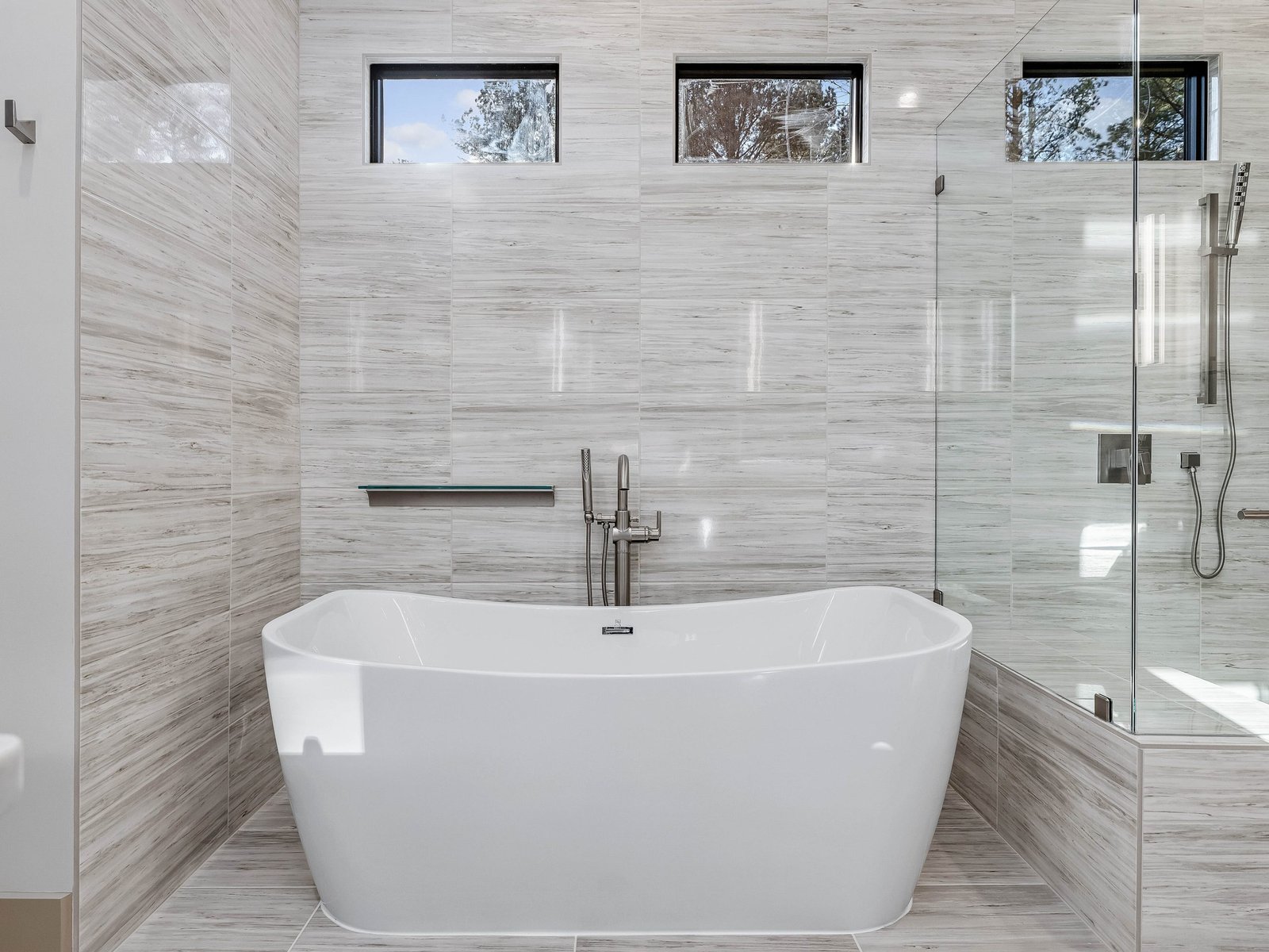 Chapel-Ridge-588-Pittsboro-NC-print-058-066-Primary-Bathroom-4200x3150-300dpi