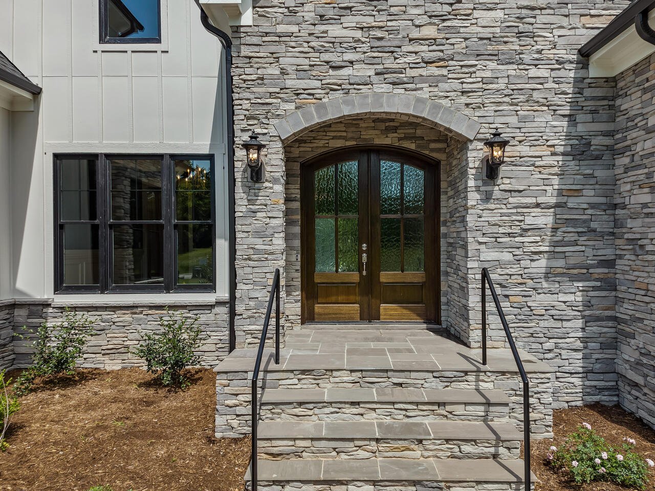 Front-Entry-009-004-1280x960-1