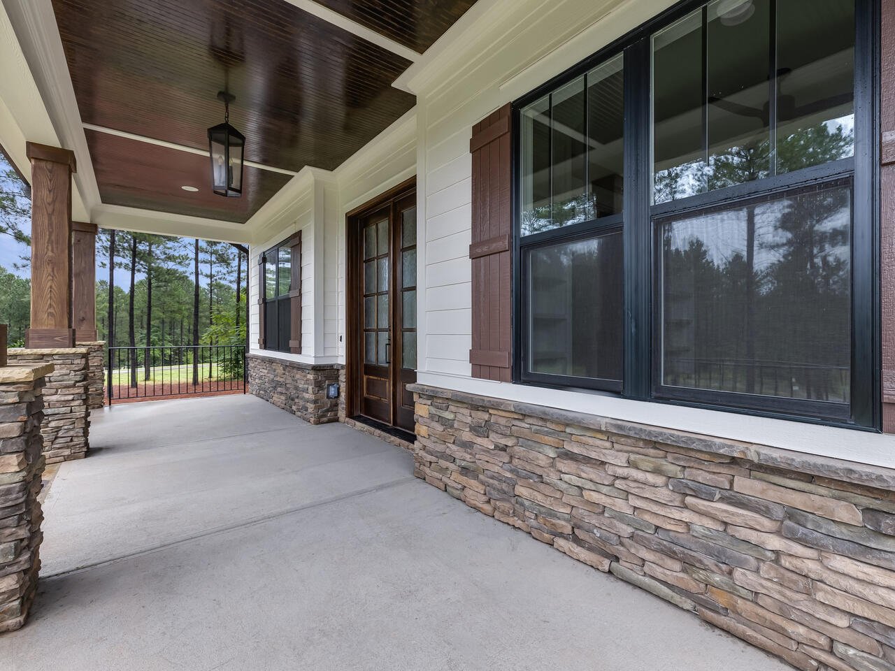 Front-Porch-005-033-1280x960