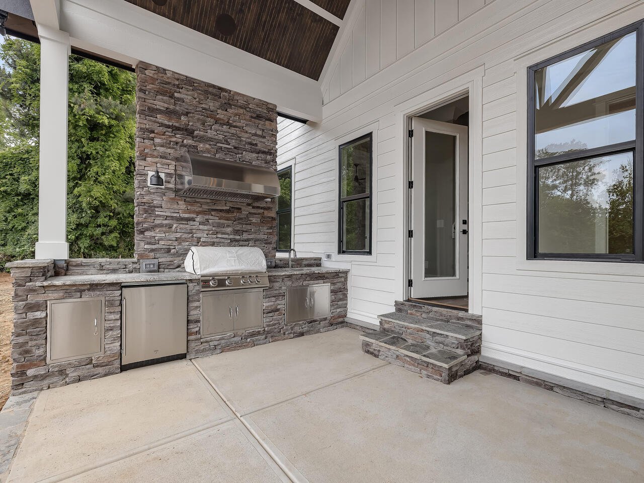 Outdoor-Kitchen-112-127-1280x960