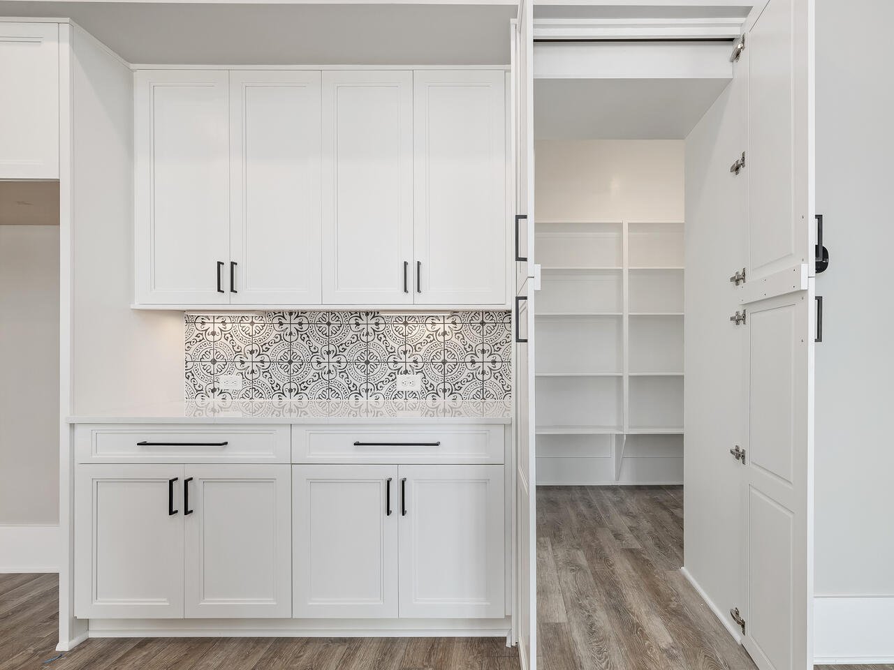 Pantry-060-067-1280x960