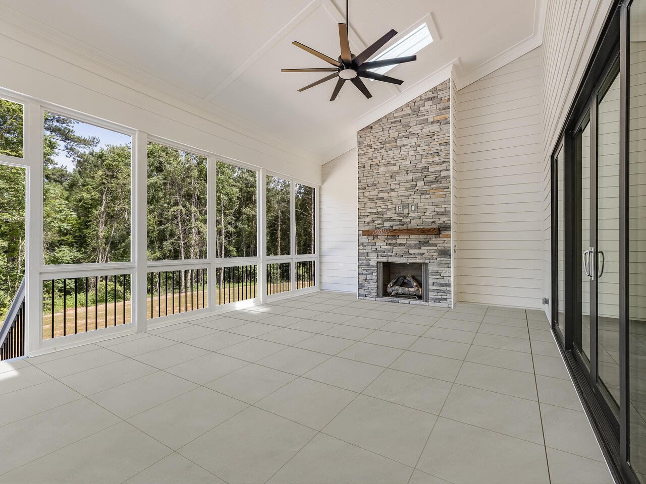 Porch-023-020-1280x960-1