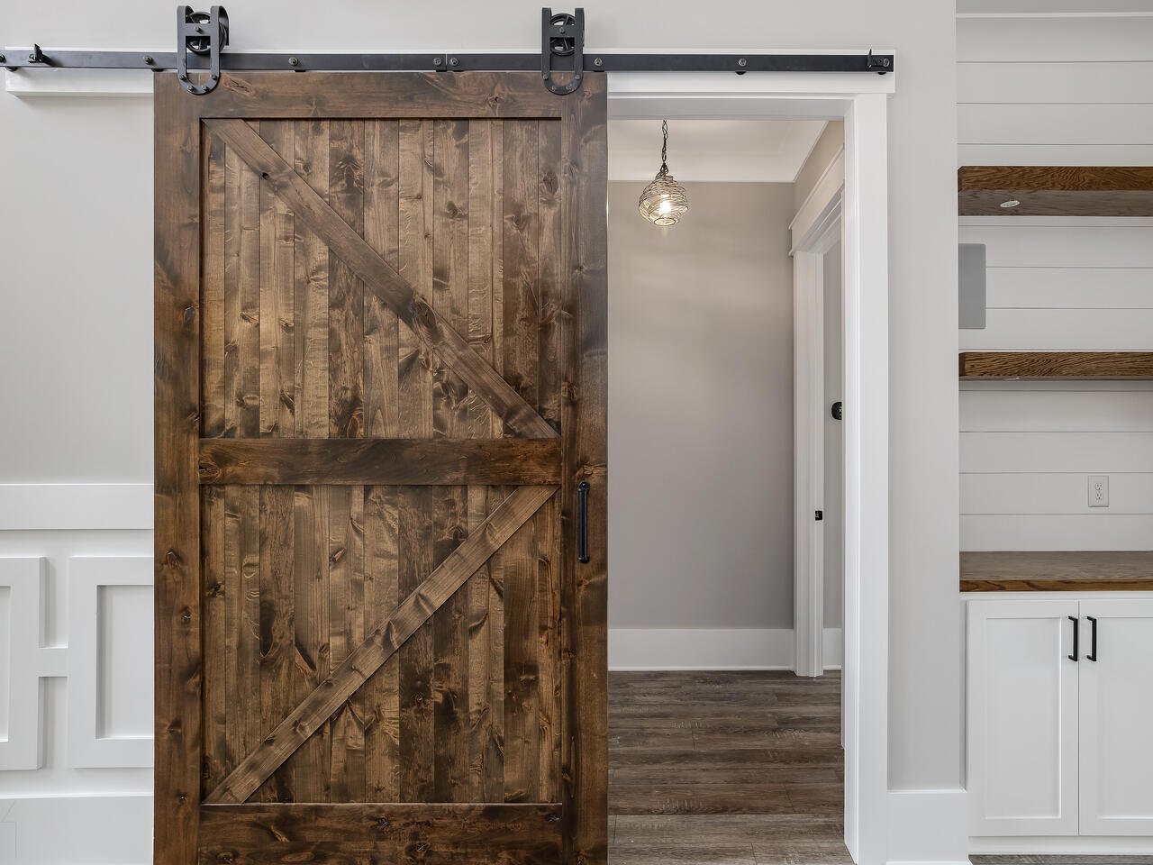 Primary-Bedroom-Entry-073-108-1280x960