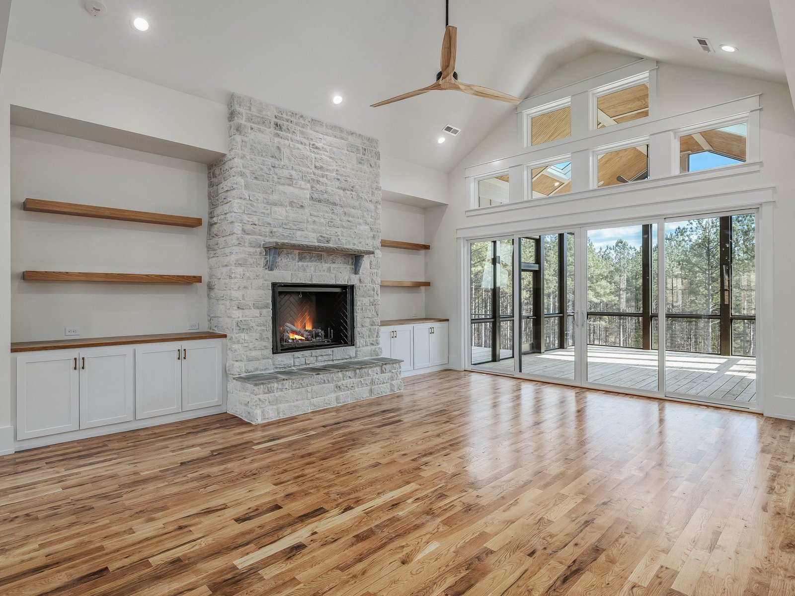 Sandpiper-at-Seaforth-Landing-print-027-010-Living-Room-4200x3151-300dpi