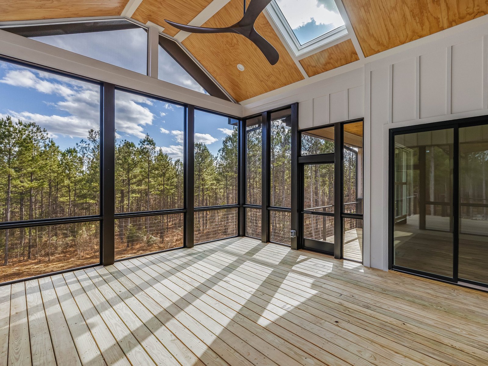 Sandpiper-at-Seaforth-Landing-print-047-096-Screened-Porch-4200x3147-300dpi