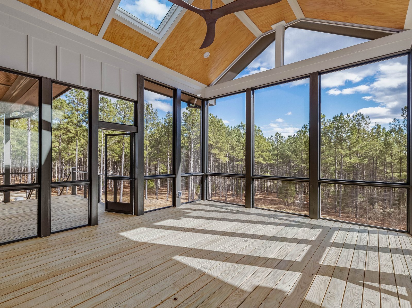 Sandpiper-at-Seaforth-Landing-print-049-068-Screened-Porch-4200x3147-300dpi