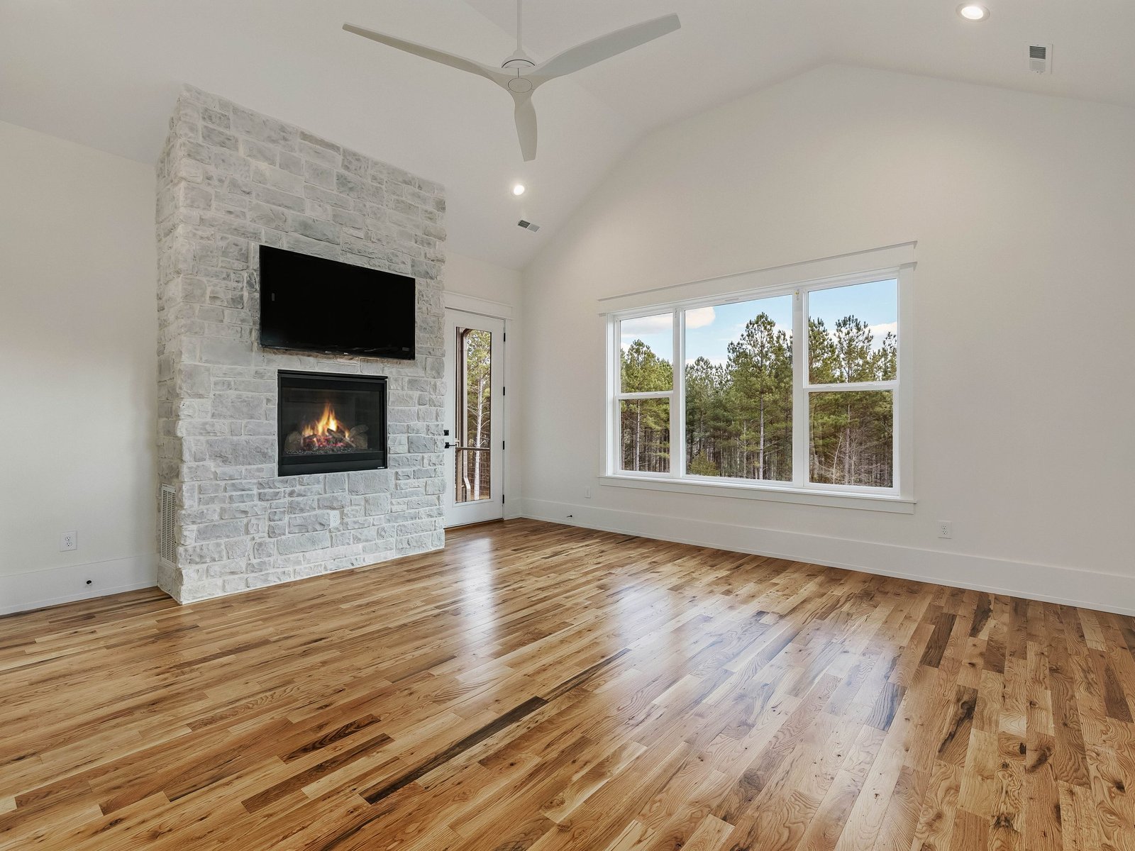 Sandpiper-at-Seaforth-Landing-print-061-093-Primary-Bedroom-4200x3151-300dpi