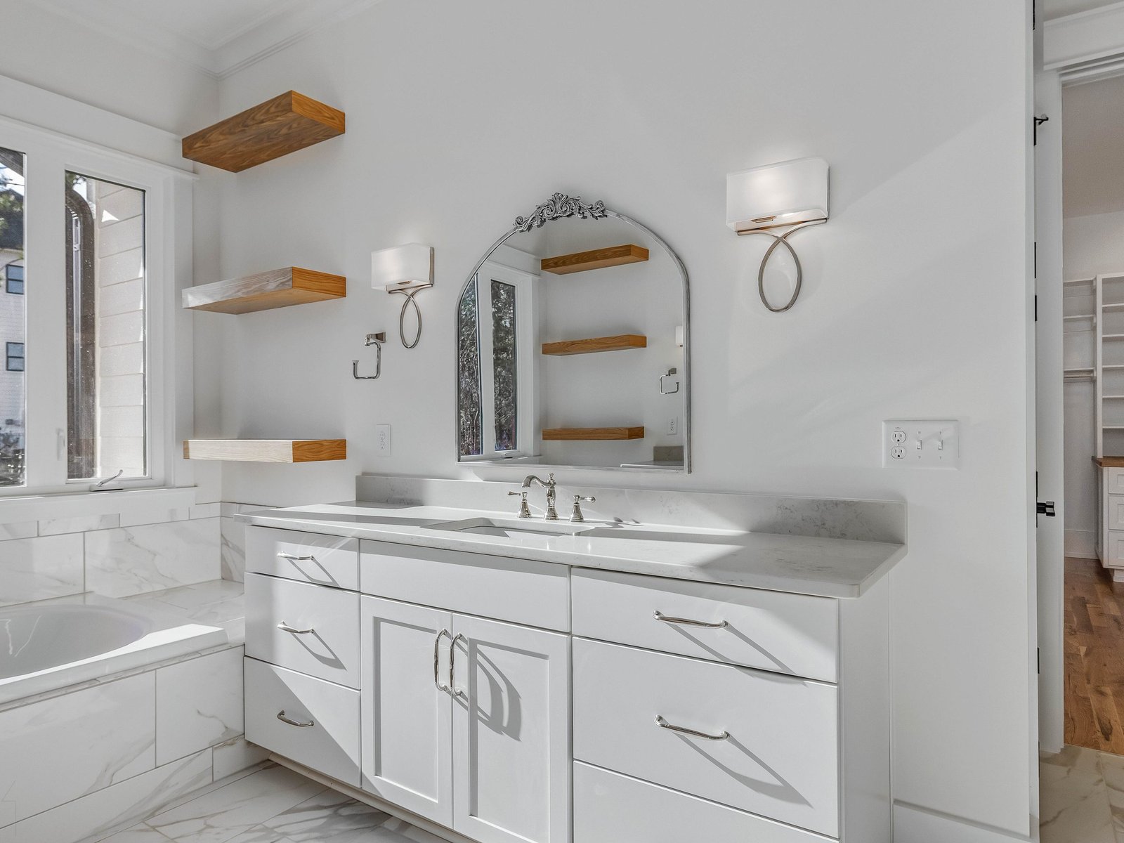 Sandpiper-at-Seaforth-Landing-print-066-107-Primary-Bathroom-4200x3151-300dpi