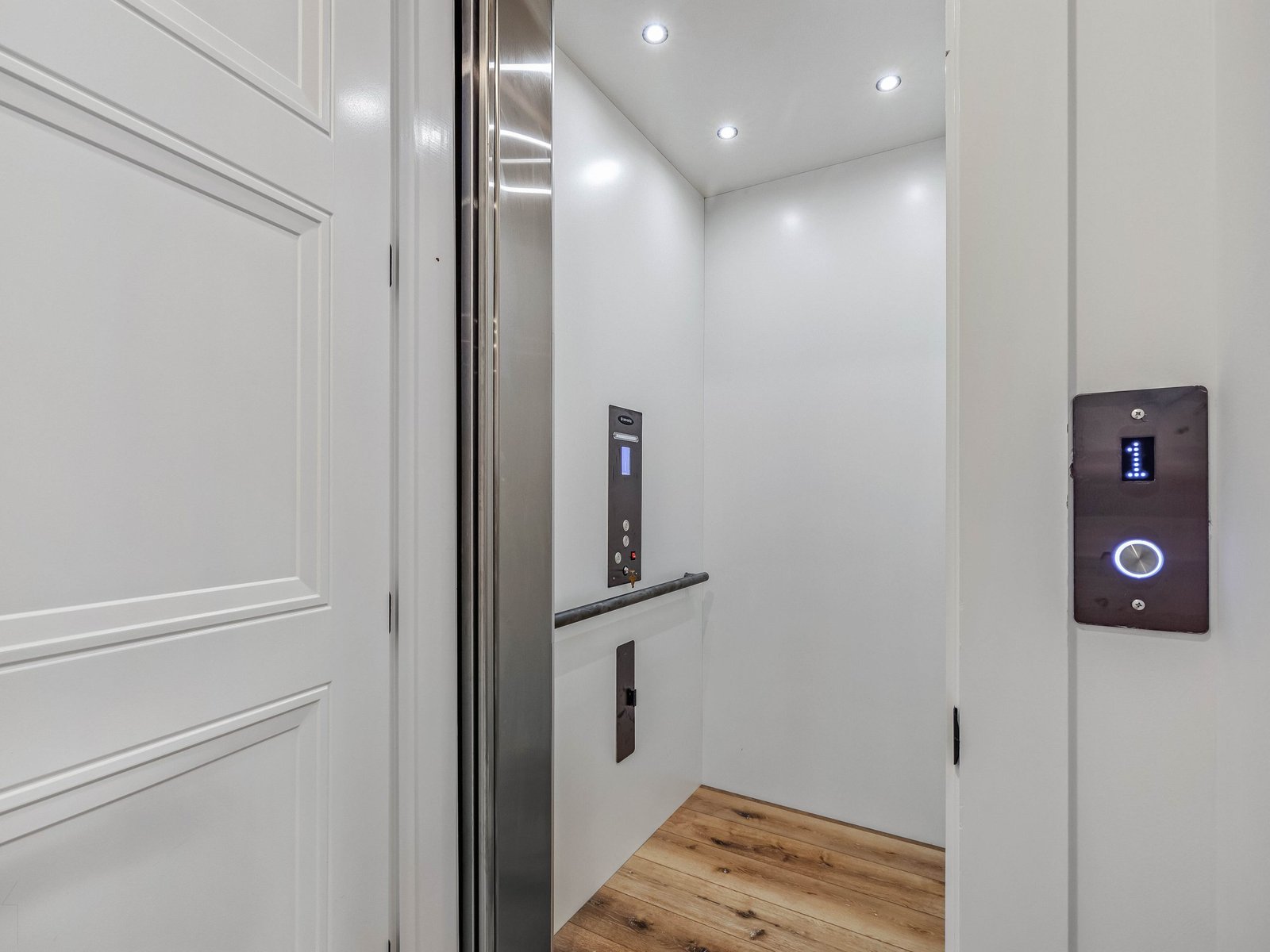 Sandpiper-at-Seaforth-Landing-print-076-101-Elevator-4200x3151-300dpi (1)