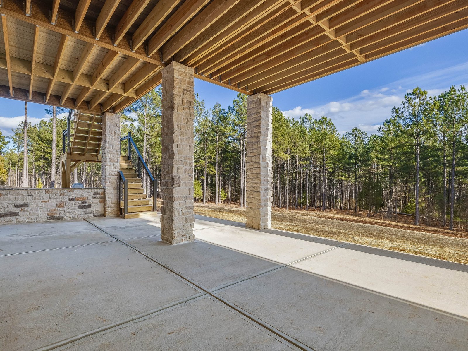 Sandpiper-at-Seaforth-Landing-print-117-086-Patio-4200x3147-300dpi